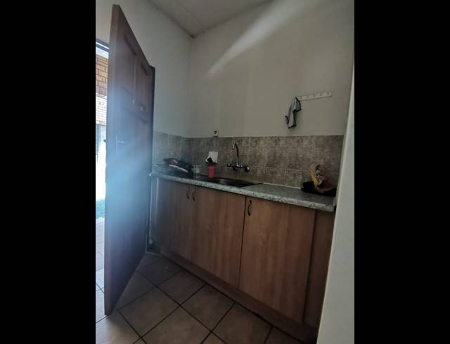 1 BEDROOM PROPERTY TO RENT IN POTCHEFSTROOM CENTRAL